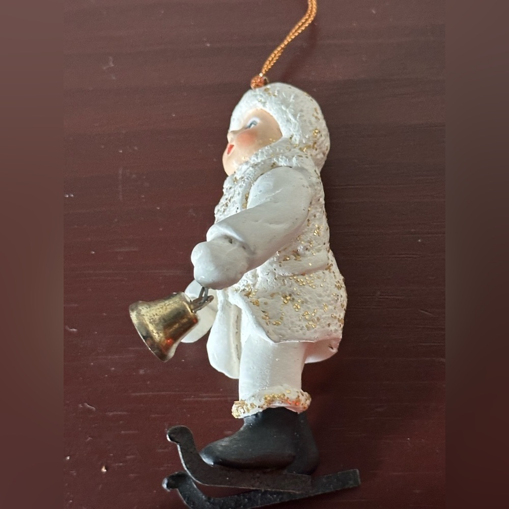 Vintage Department 56 White and Black “Belsnickle” ornament with ringing bell. - Picture 4 of 8